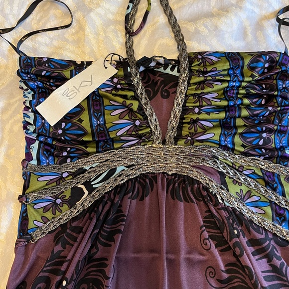 Sky silk mini with beautiful chain detail. NWT - Picture 7 of 9